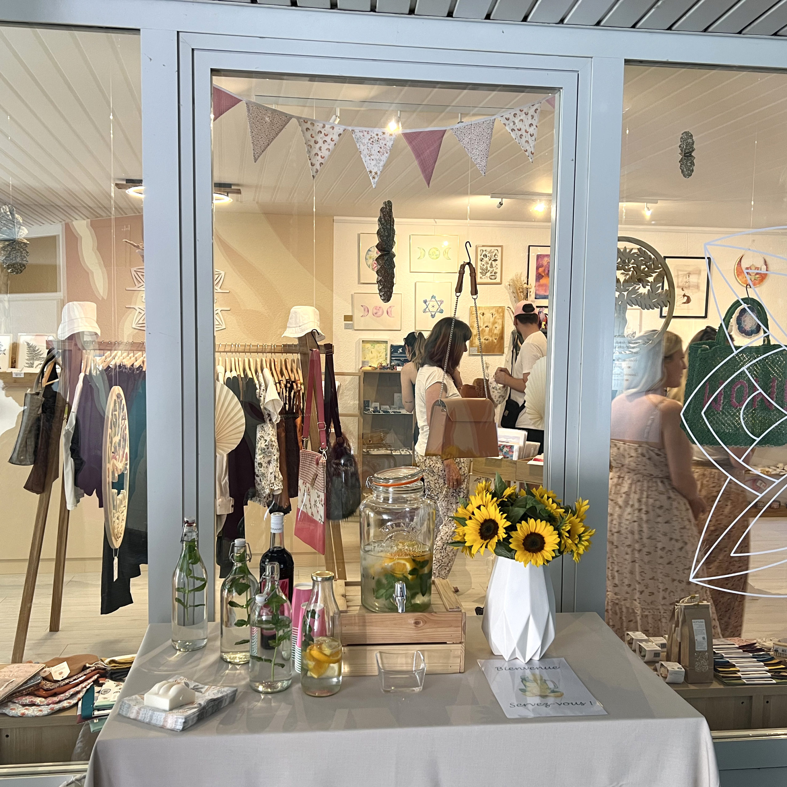 Evénement vide-dressing Bel Univers Vevey