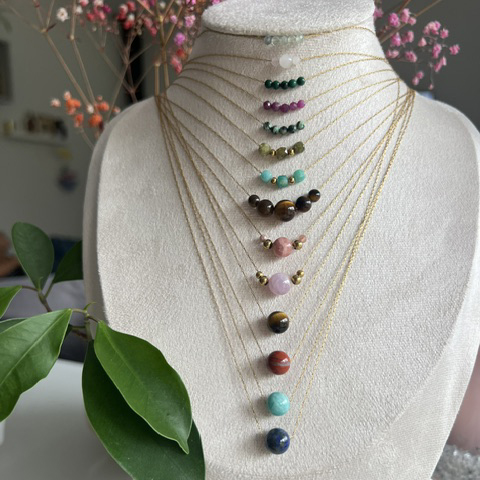 Just4Me - collier avec pierres Madeleine bijoux fleurs
