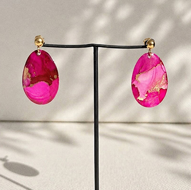 Madame So - Boucles d'oreilles fuchsia Madeleine bijoux fleurs